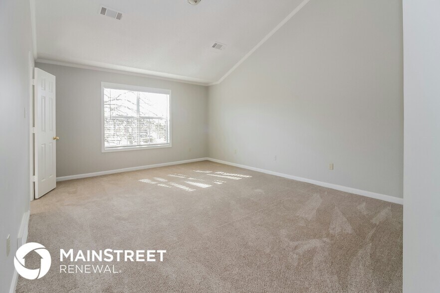 Building Photo - 7172 Market Square Dr