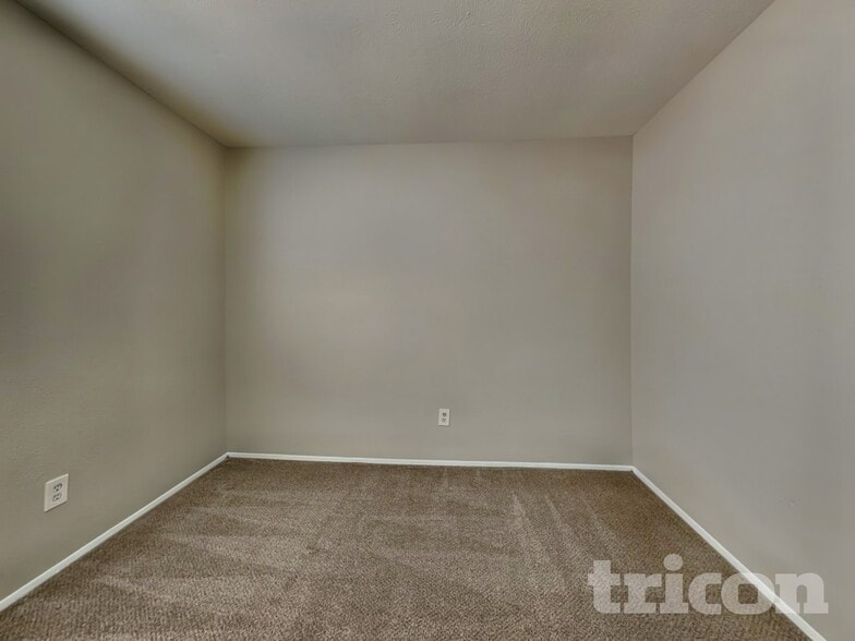 Building Photo - 2806 Quail Run Dr