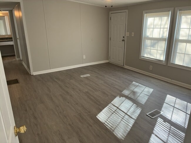 Building Photo - 2 Crosby Ln