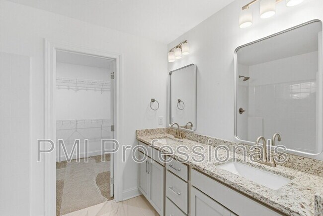Building Photo - 406 Legends Court
