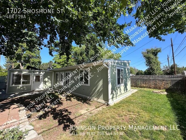 Building Photo - 1702 Shoshone St