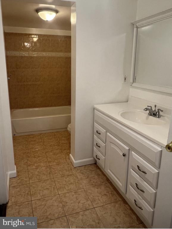 Building Photo - 1800 Eagles Ridge Ct\