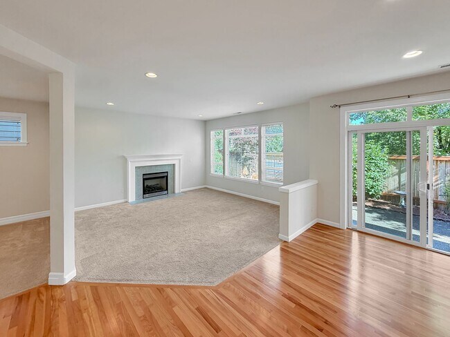 Building Photo - Charming Bothell 4BR Home w/ Bonus, Porch Swing & Private Backyard Awning