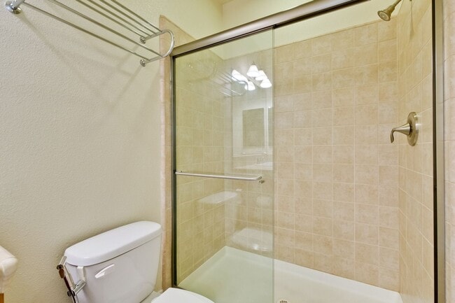 Building Photo - Amazing 3 Bed, 3 Bath Home in Sunnyvale near Seven Seas Park