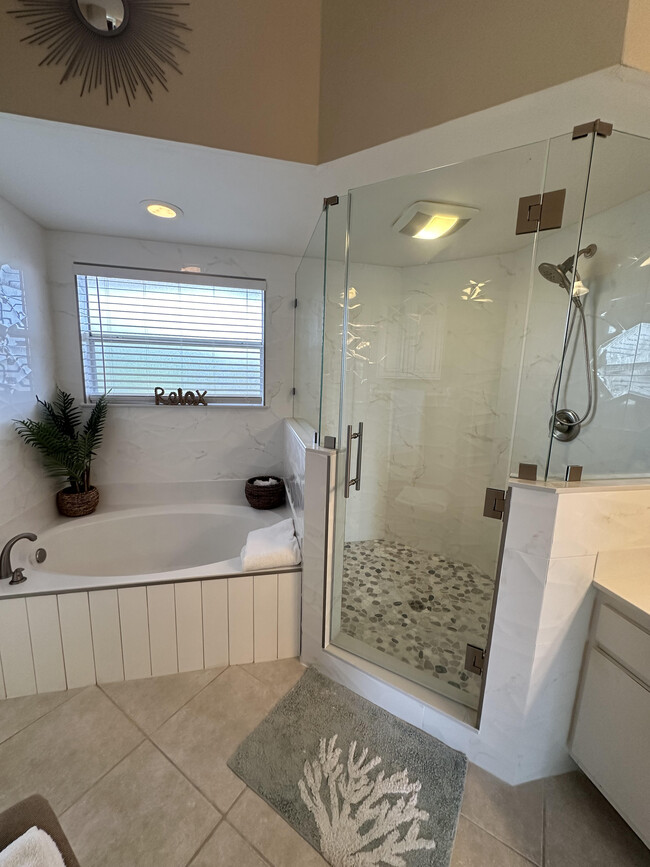 Master Bathroom - 1305 SW 11th Plz