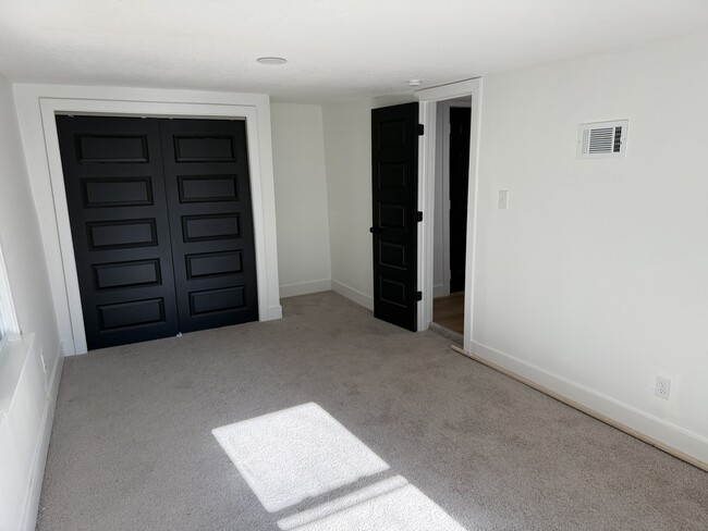 Building Photo - 3746 N Garfield Ave