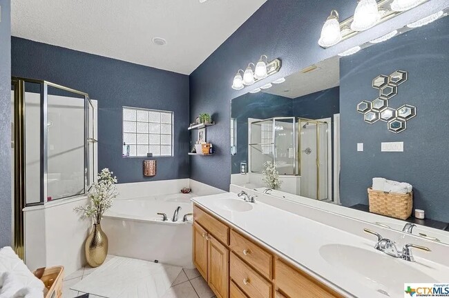 Building Photo - 1903 High Ridge Trail