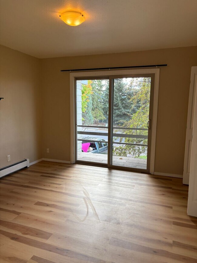 Building Photo - Stunning South Missoula Home with Views fo...