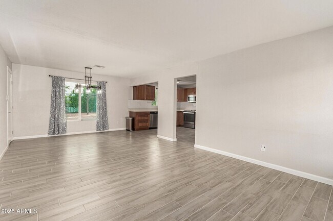 Building Photo - 501 E El Camino Dr