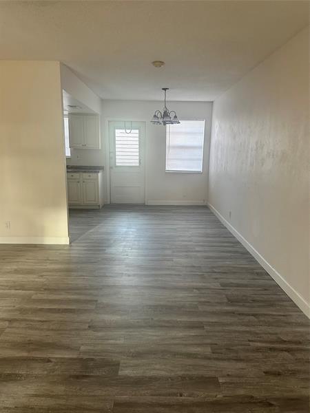 Building Photo - 411 S Crescent Dr