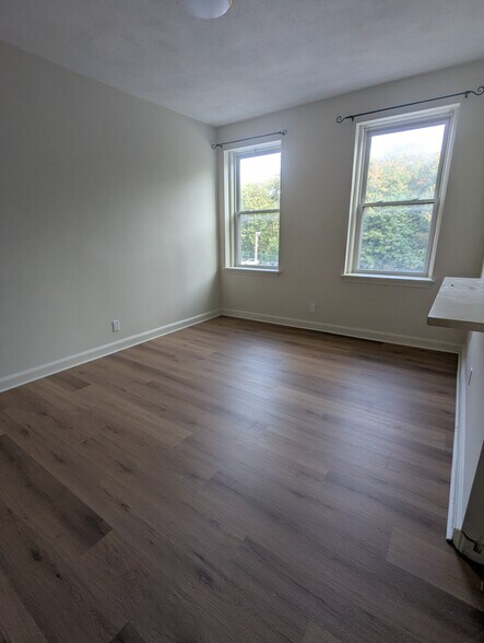 Living Room - 1411 Commonwealth Ave