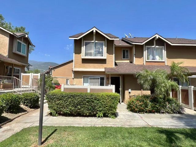 Building Photo - 1460 Kendall Dr