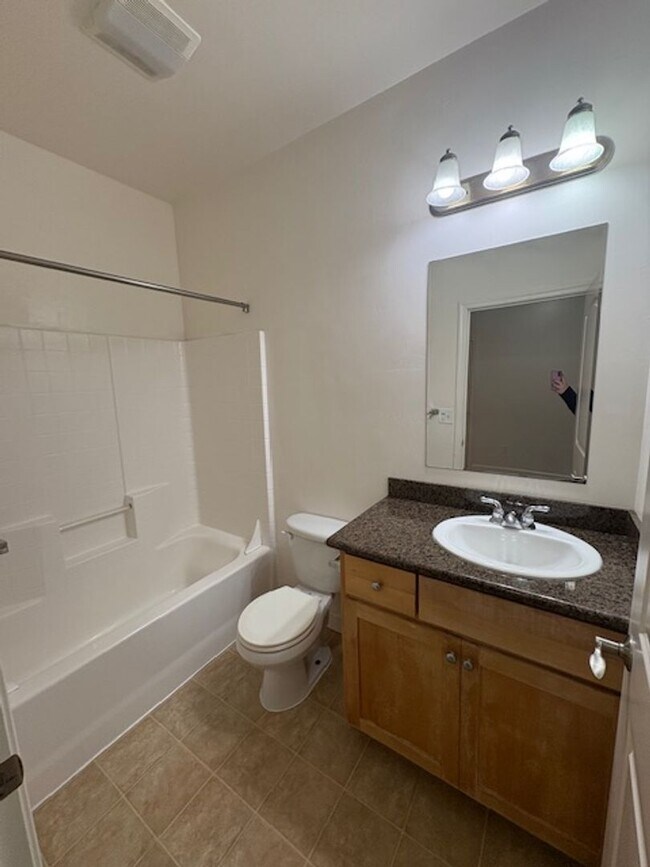 Building Photo - 491 N Chorro St