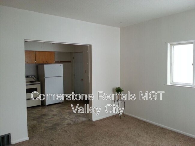 Building Photo - 309 College St SE