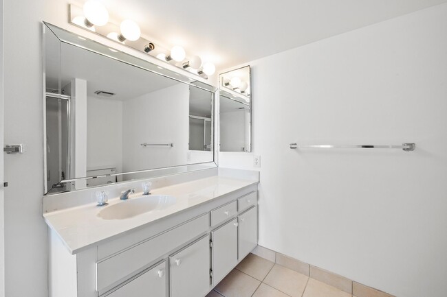 Building Photo - 3200 S Ocean Blvd