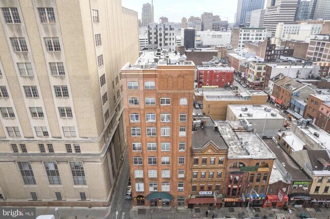 Building Photo - 926 Race St