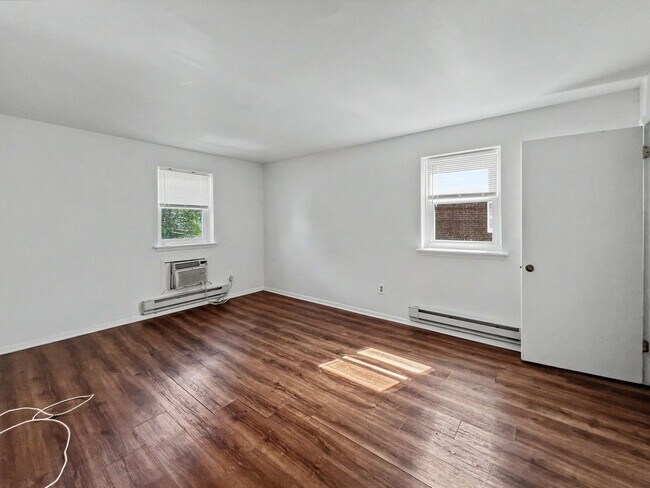 Building Photo - 620 S Franklin St