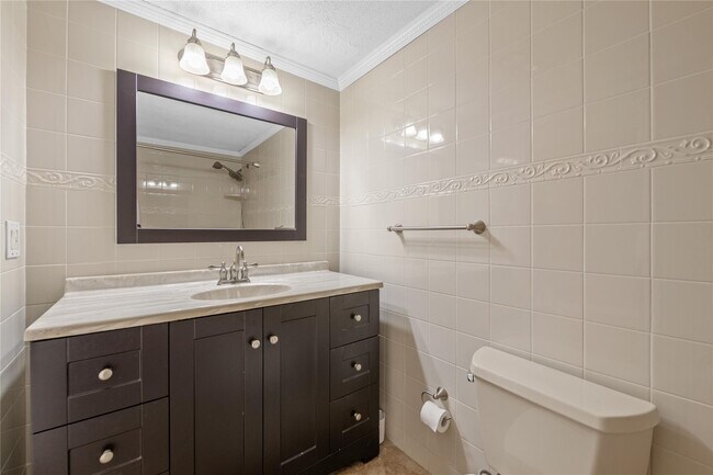 Building Photo - 3700 Galt Ocean Dr