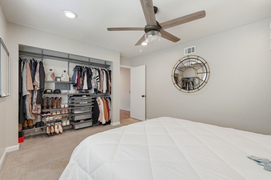 Building Photo - 2561 Fountainhead Dr