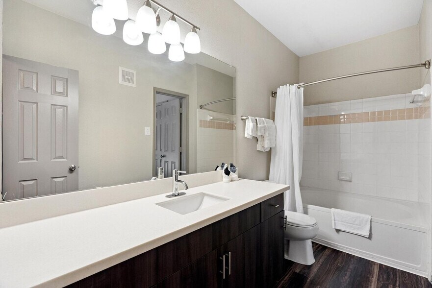 Building Photo - 12100 Metric Blvd