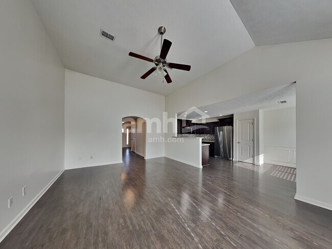 Building Photo - 123 Farmbrook Ct