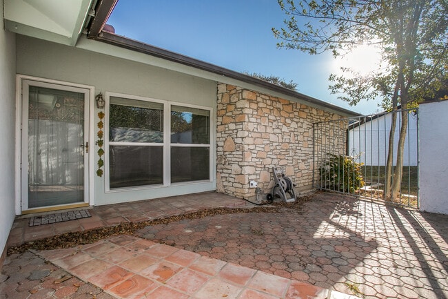 Building Photo - 13910 Thebes Cir