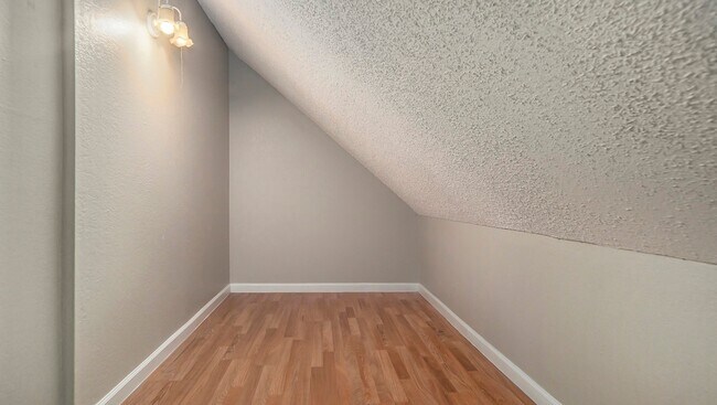 Building Photo - 2541 Galemeadow Dr