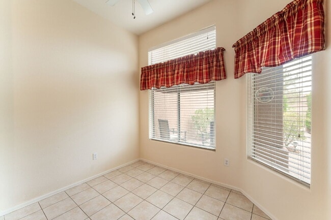 Building Photo - Sun City Summerlin 2 bedroom and 2 bathroom in a  55 and older Neighborhood