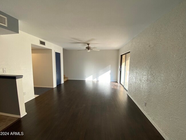 Building Photo - 821 E Redondo Dr