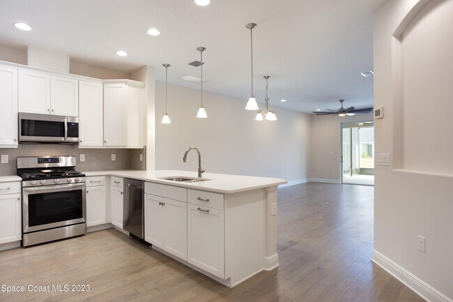 Building Photo - 8504 Loren Cove Dr
