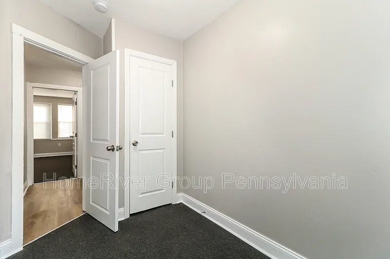 Building Photo - 2547 S Robinson St