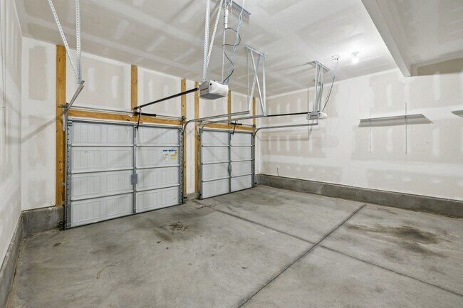 Building Photo - 1719 Biscayne Dr