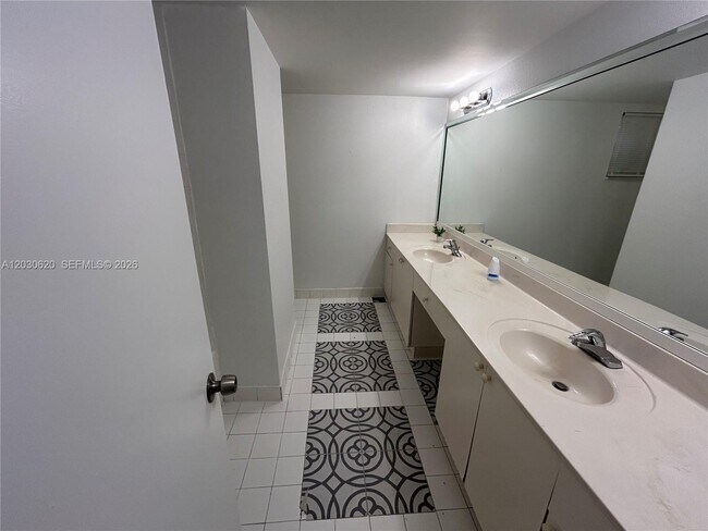 Building Photo - 4205 N University Dr