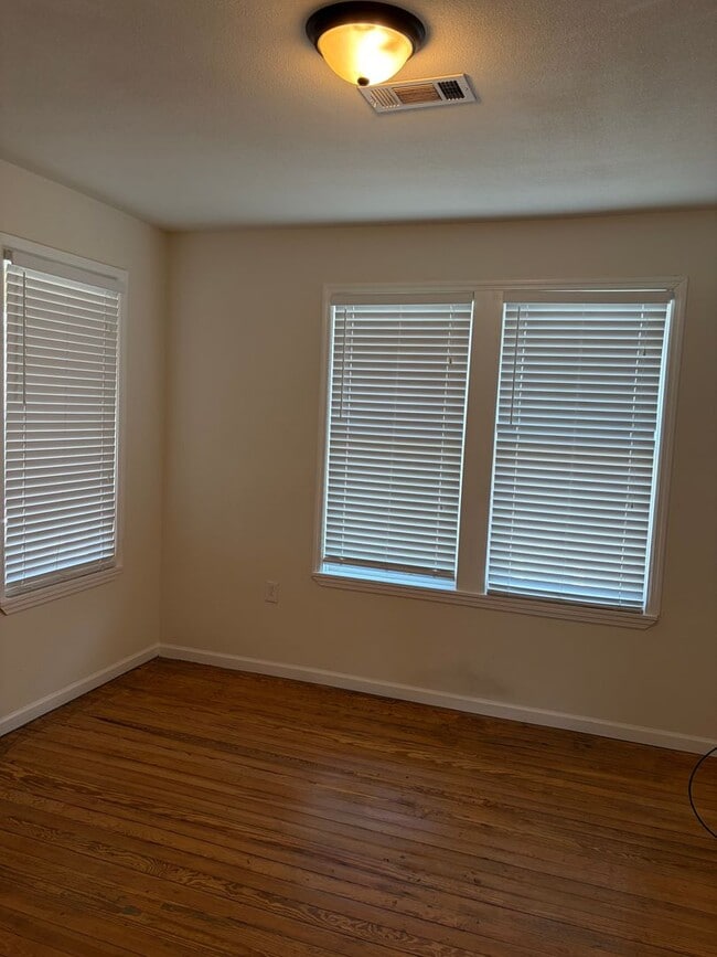 Building Photo - 707 N 19th St