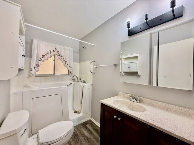 Building Photo - Tulip Way 4125-4127