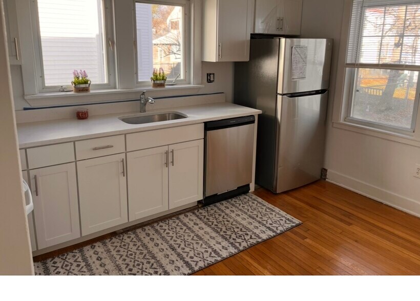 Primary Photo - 46 Lawn Ave