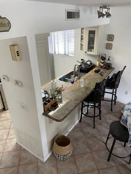 Building Photo - 1412 Graham St