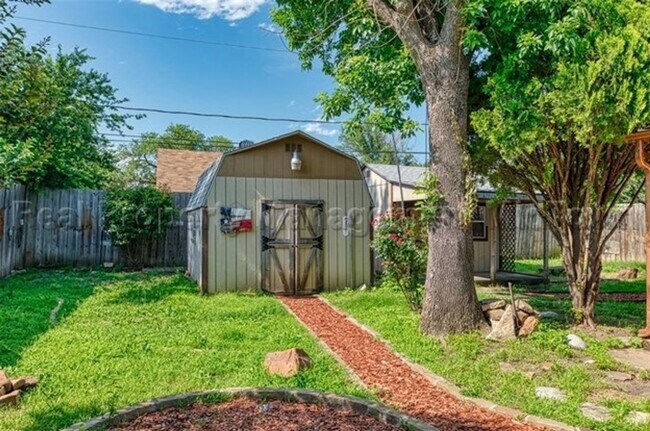 Building Photo - Stunning North Richland Hills