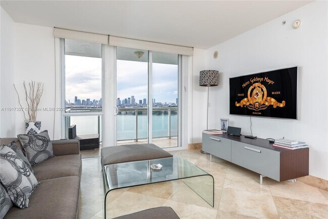 Building Photo - 520 West Ave