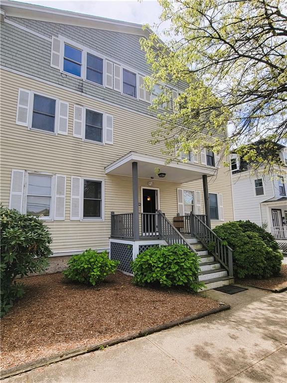 Building Photo - 9 1/2-2 Narragansett Ave