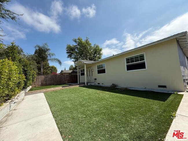 Building Photo - 6632 Coldwater Canyon Ave