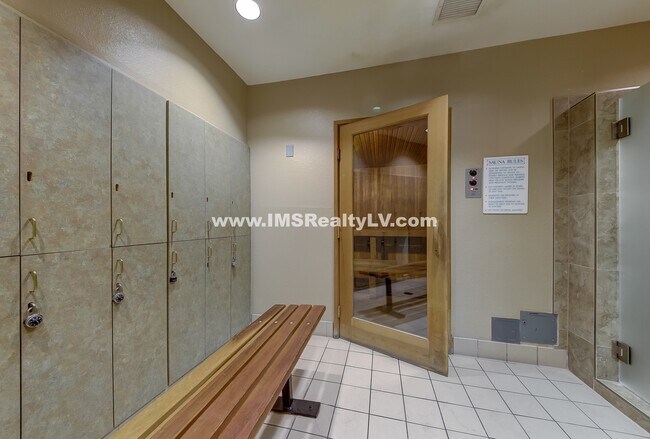 Building Photo - 230 E Flamingo Rd