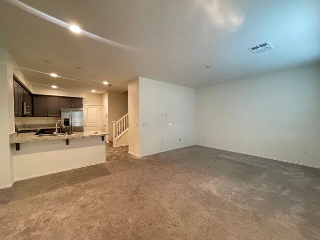 Building Photo - Spacious Two Story, Two Bedroom, 2.5 Bathr...