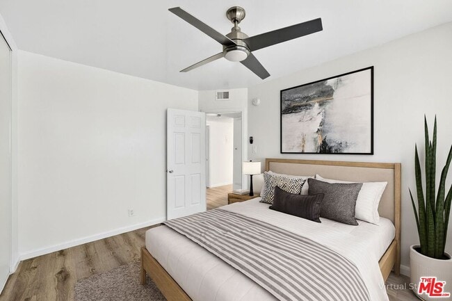 Building Photo - 425 W Regent St