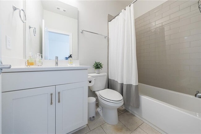 Building Photo - 4337 Parkside Pl