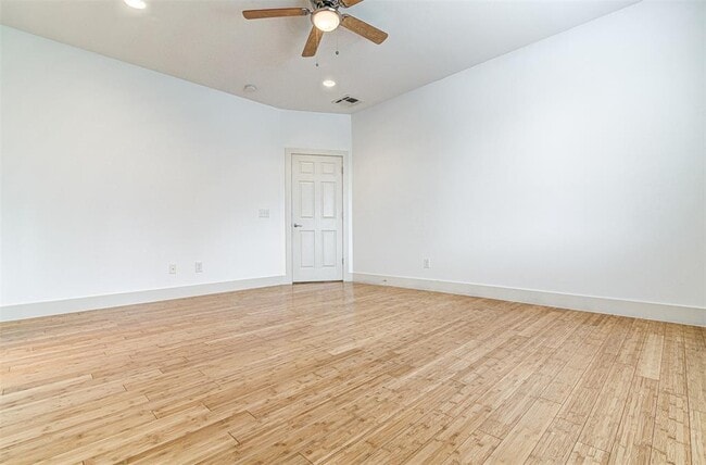 Building Photo - 3301 Thomas Kincheon St