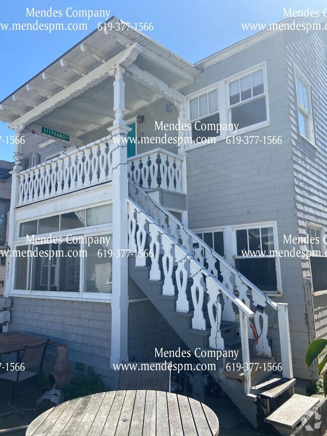 Building Photo - Beach Cottage - 1bd/1bth Upstairs Apartmen...