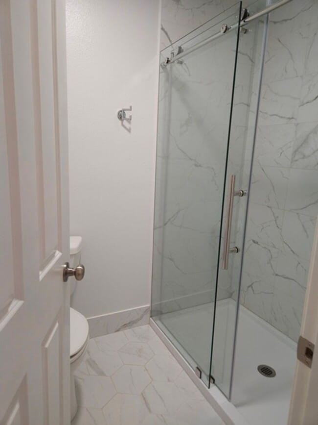 Building Photo - 4Bd/2.5Ba Two Story House - Available to View!