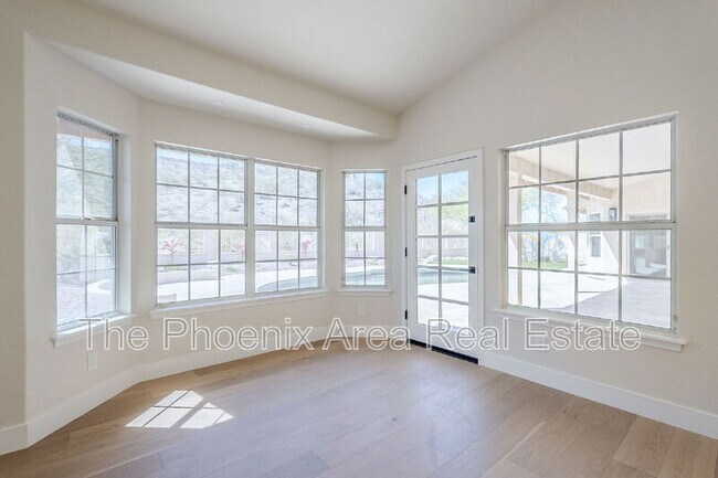 Building Photo - 1531 E Silverwood Dr