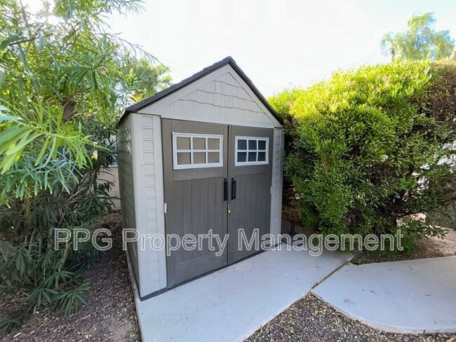 Building Photo - 4121 N Dania Ct